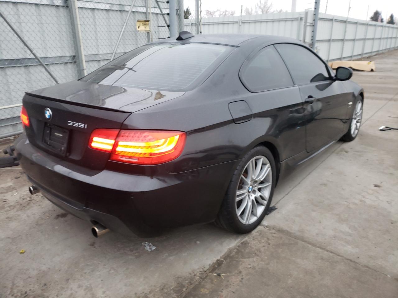 صورة رقم 4 من المزاد - 2011 BMW 335 XI مع VIN WBAKF9C54BE261539