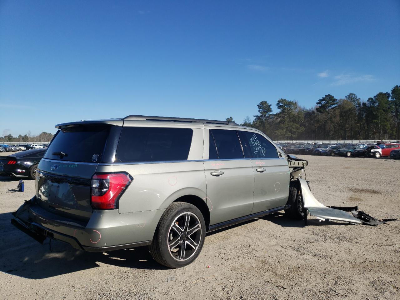 Photo 4 from auction – 2019 FORD EXPEDITION with VIN 1FMJK1KT7KEA00381