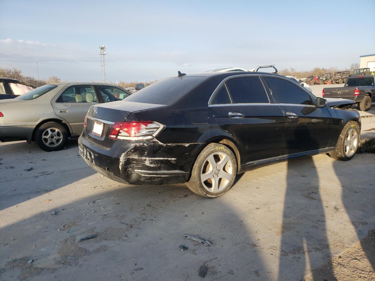 Photo 4 from auction – 2014 MERCEDES-BENZ E 350 with VIN WDDHF5KB1EA847792