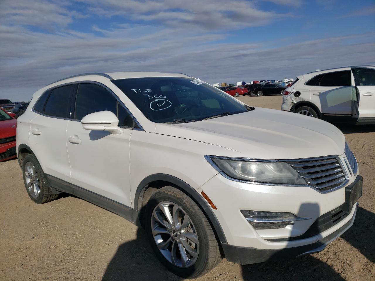 LINCOLN MKC SELECT 2018 with VIN 5LMCJ2C90JUL15142 - Photo from auction