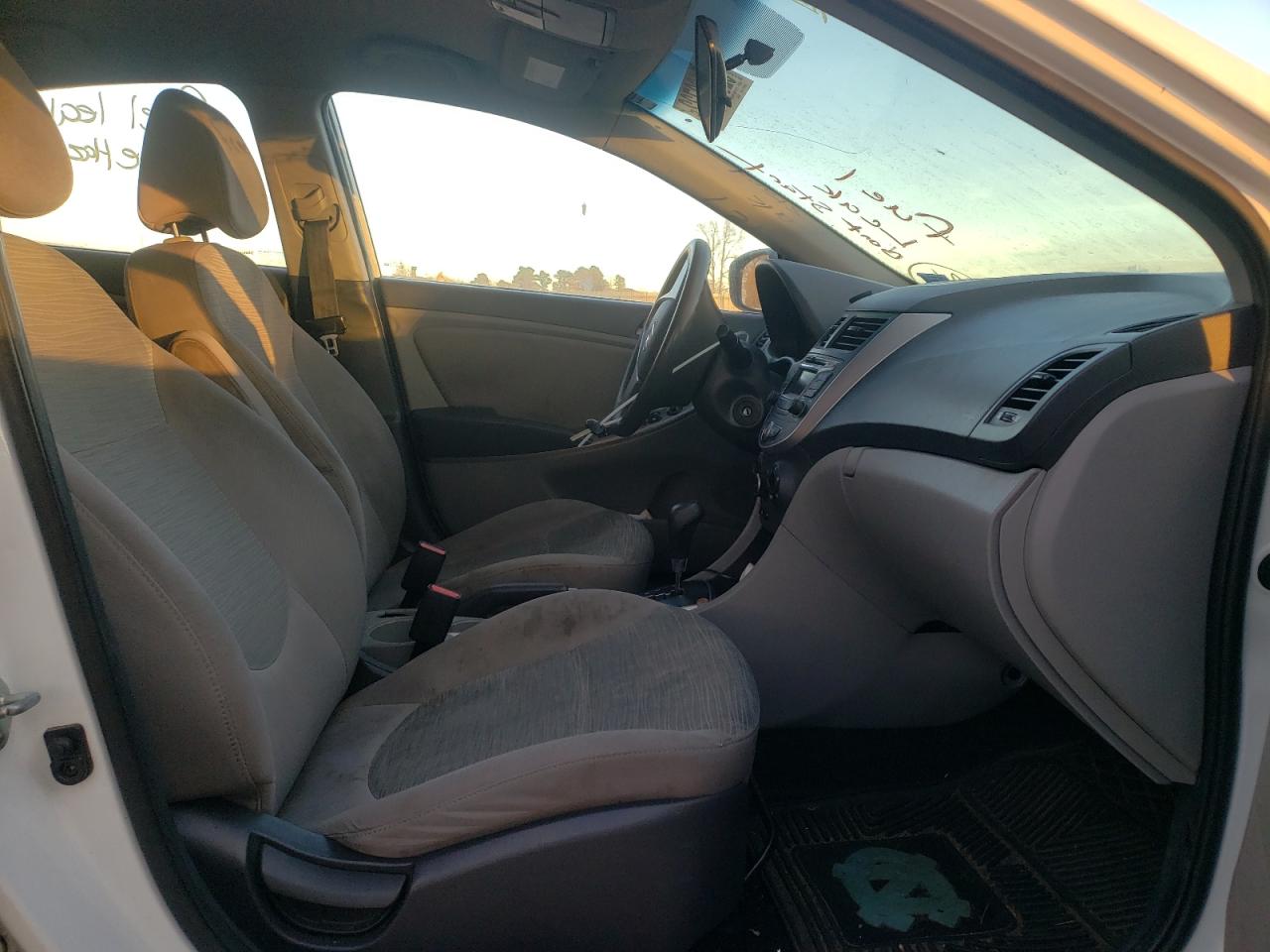 Photo 5 from auction – 2016 HYUNDAI ACCENT SE with VIN KMHCT4AE8GU106653