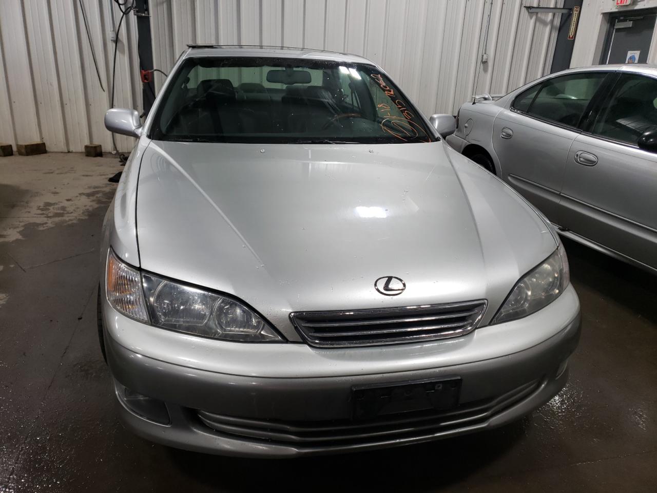Foto 9 de la subasta – 2000 LEXUS ES 300 con VIN JT8BF28G9Y0286686