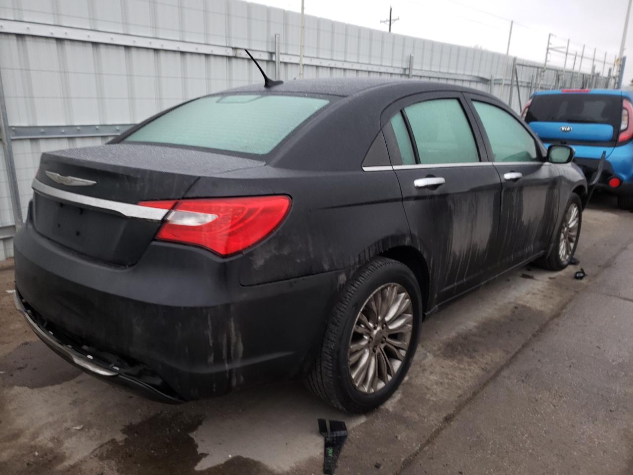 Photo 4 from auction – 2011 CHRYSLER 200 LIMITE with VIN 1C3BC2FG1BN582149
