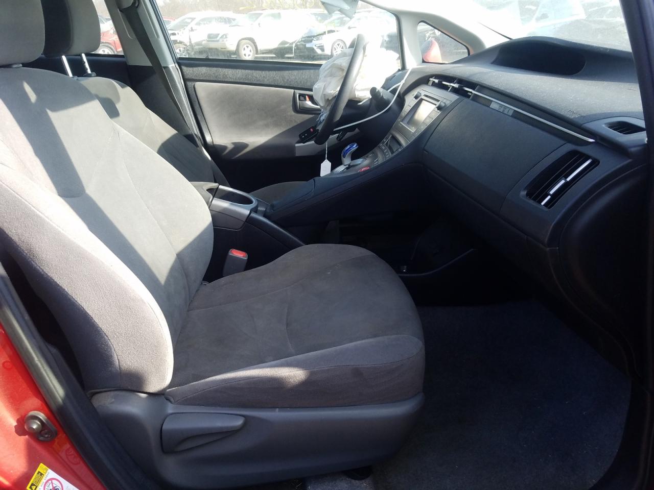Photo 5 from auction – 2015 TOYOTA PRIUS with VIN JTDKN3DU0F1894416