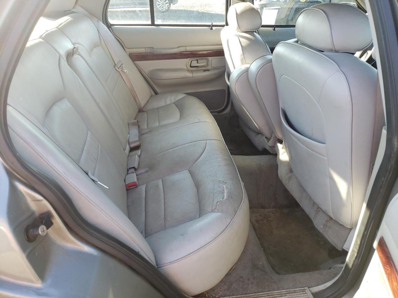 Photo 6 from auction – 2002 MERCURY GRAND MARQ with VIN 2MEFM75W72X653965