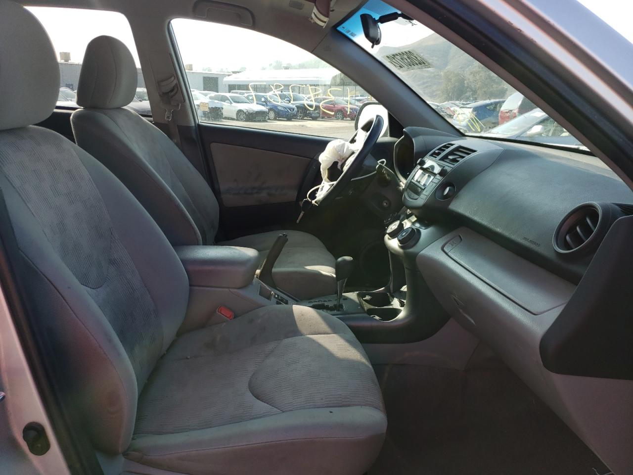 Photo 5 from auction – 2011 TOYOTA RAV4 with VIN 2T3JK4DV3BW038963