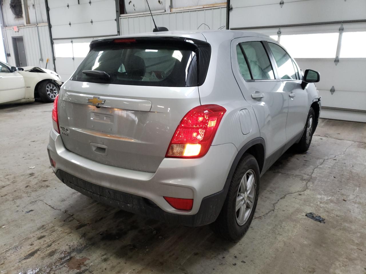 Photo 4 from auction – 2019 CHEVROLET TRAX LS with VIN 3GNCJKSB9KL406215