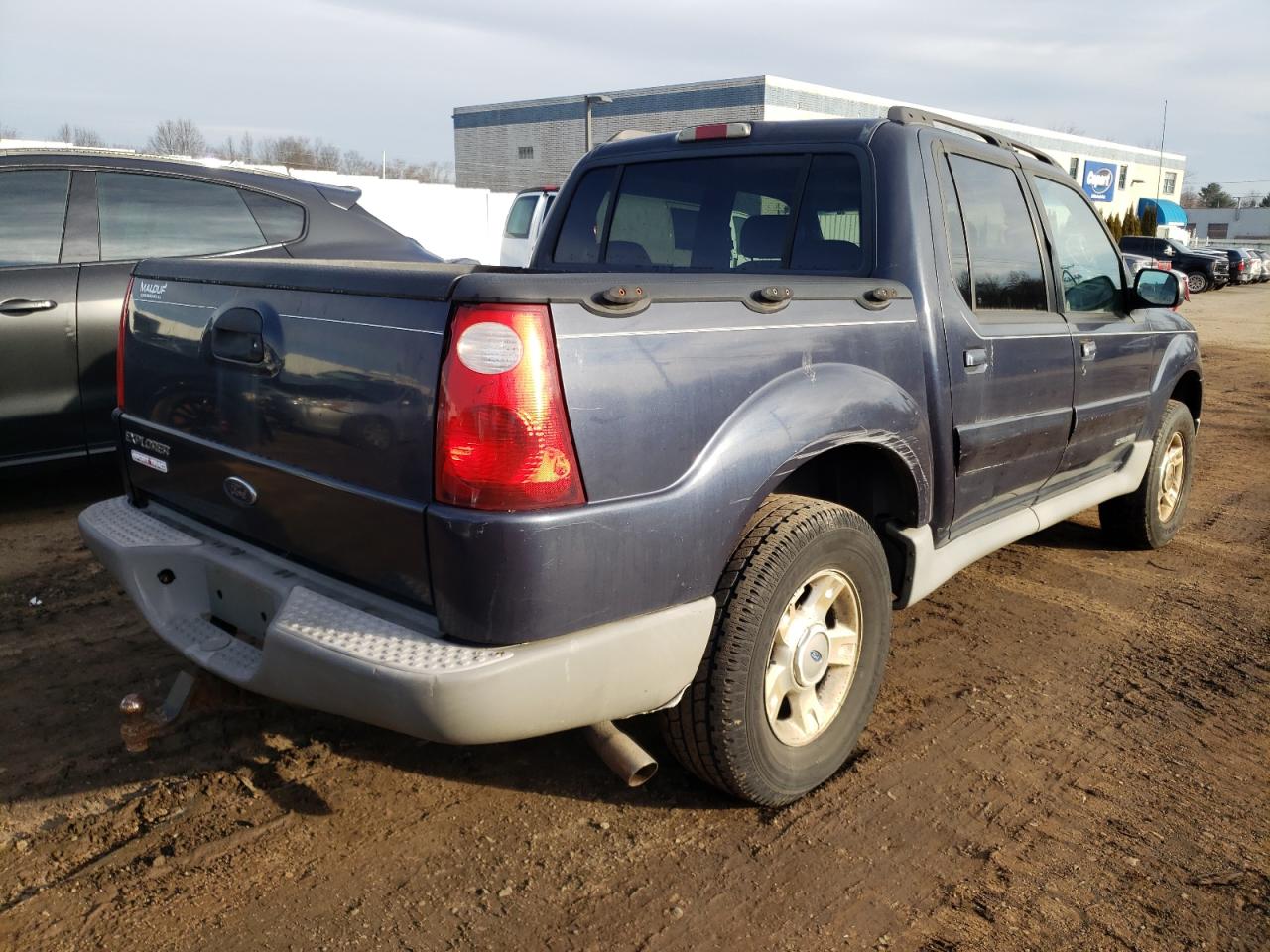 Photo 4 from auction – 2001 FORD EXPLORER S with VIN 1FMZU77EX1UB96153
