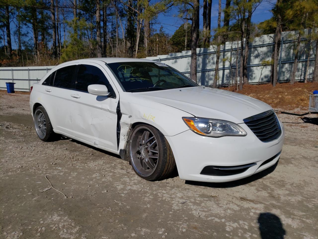 CHRYSLER 200 LX 2014 with VIN 1C3CCBAB2EN231285 - Photo from auction