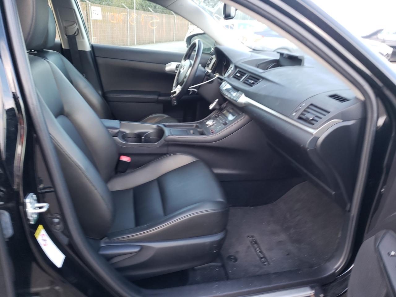 Photo 5 from auction – 2012 LEXUS CT 200 with VIN JTHKD5BH1C2105005
