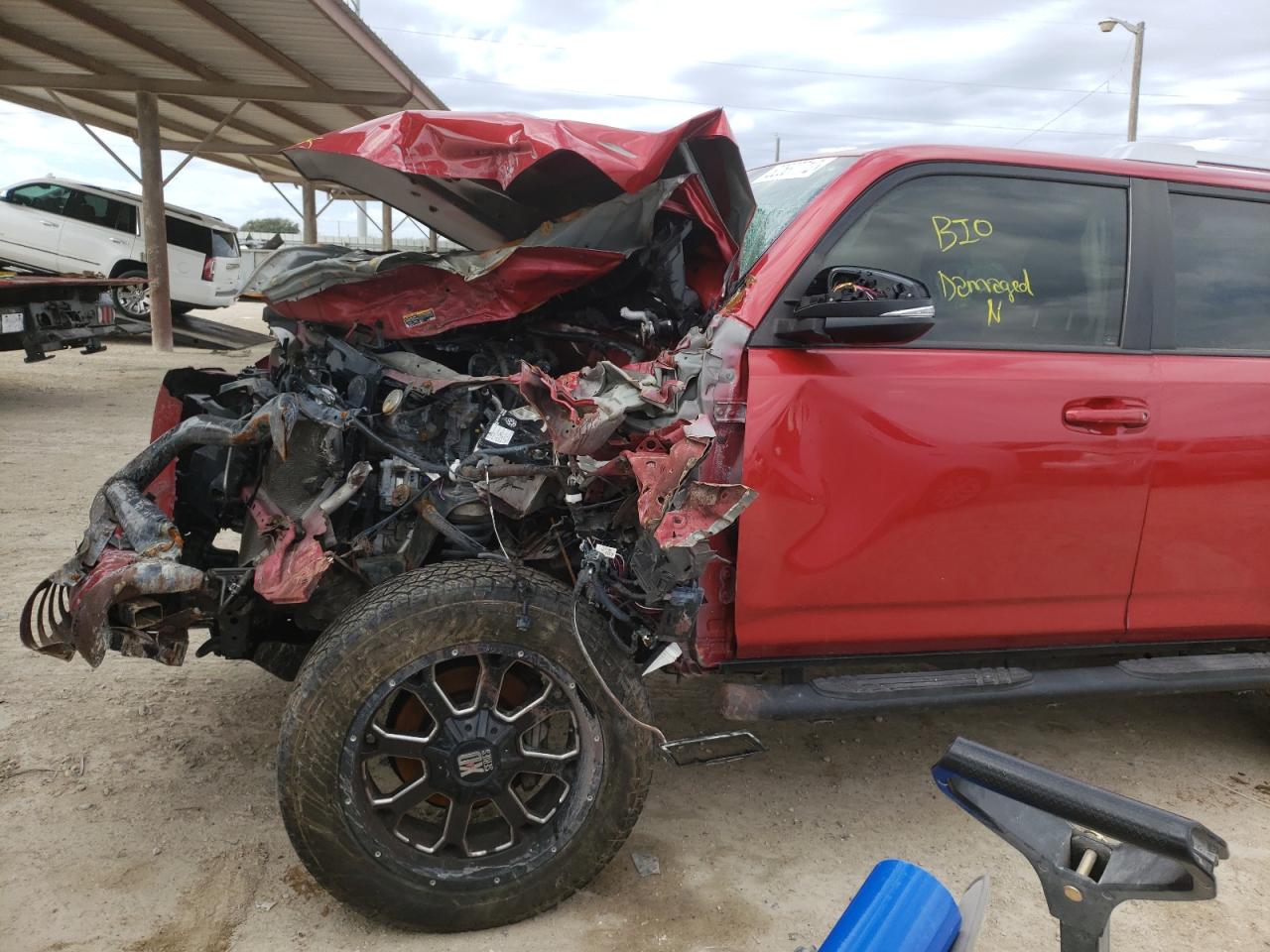 Photo 9 from auction – 2017 TOYOTA 4RUNNER SR with VIN JTEZU5JR1H5164924