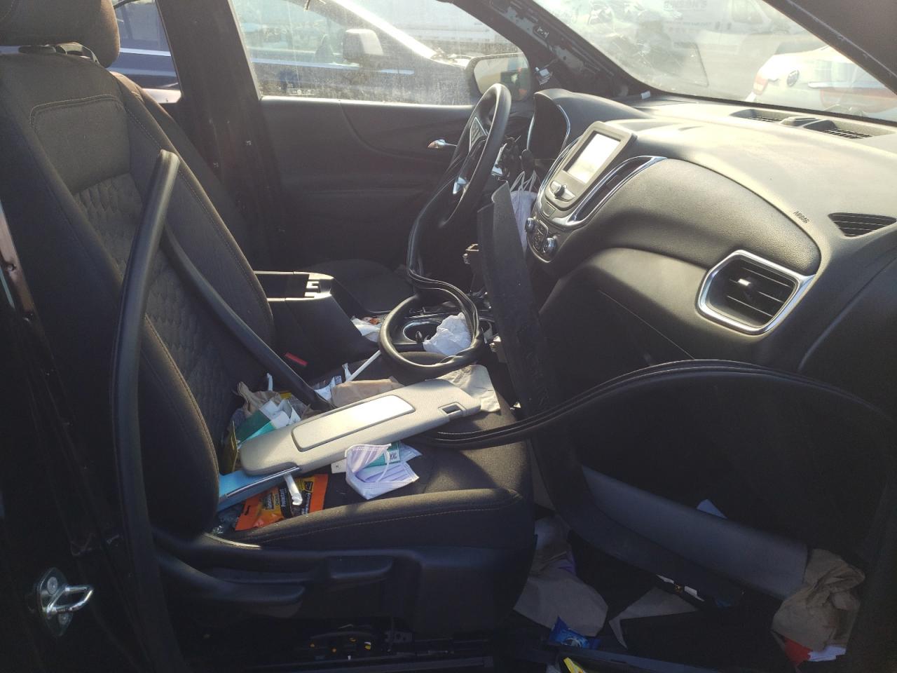 Photo 5 from auction – 2018 CHEVROLET EQUINOX LT with VIN 2GNAXJEV5J6245211