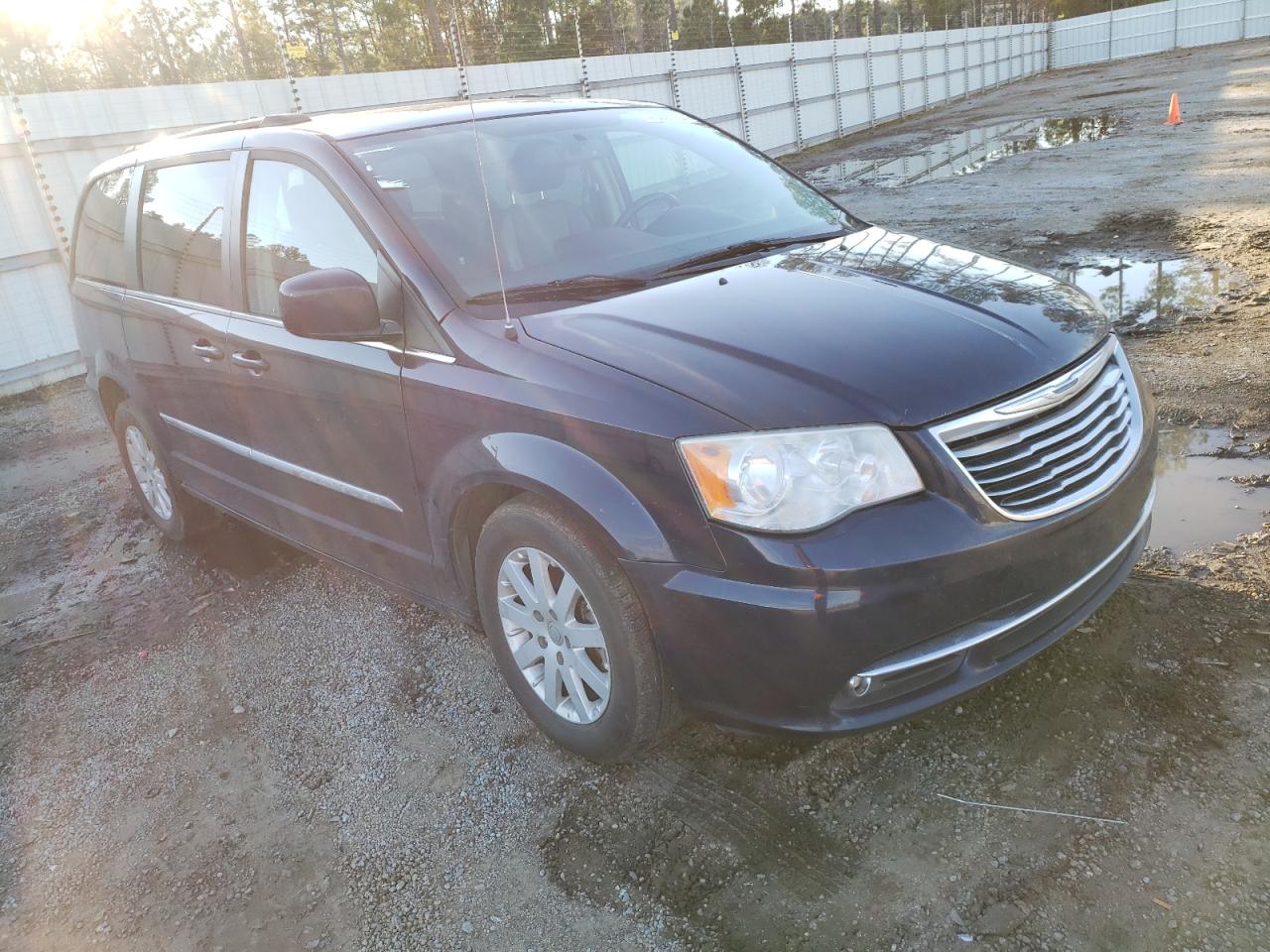 CHRYSLER TOWN & COU 2014 with VIN 2C4RC1BG2ER398047 - Photo from auction