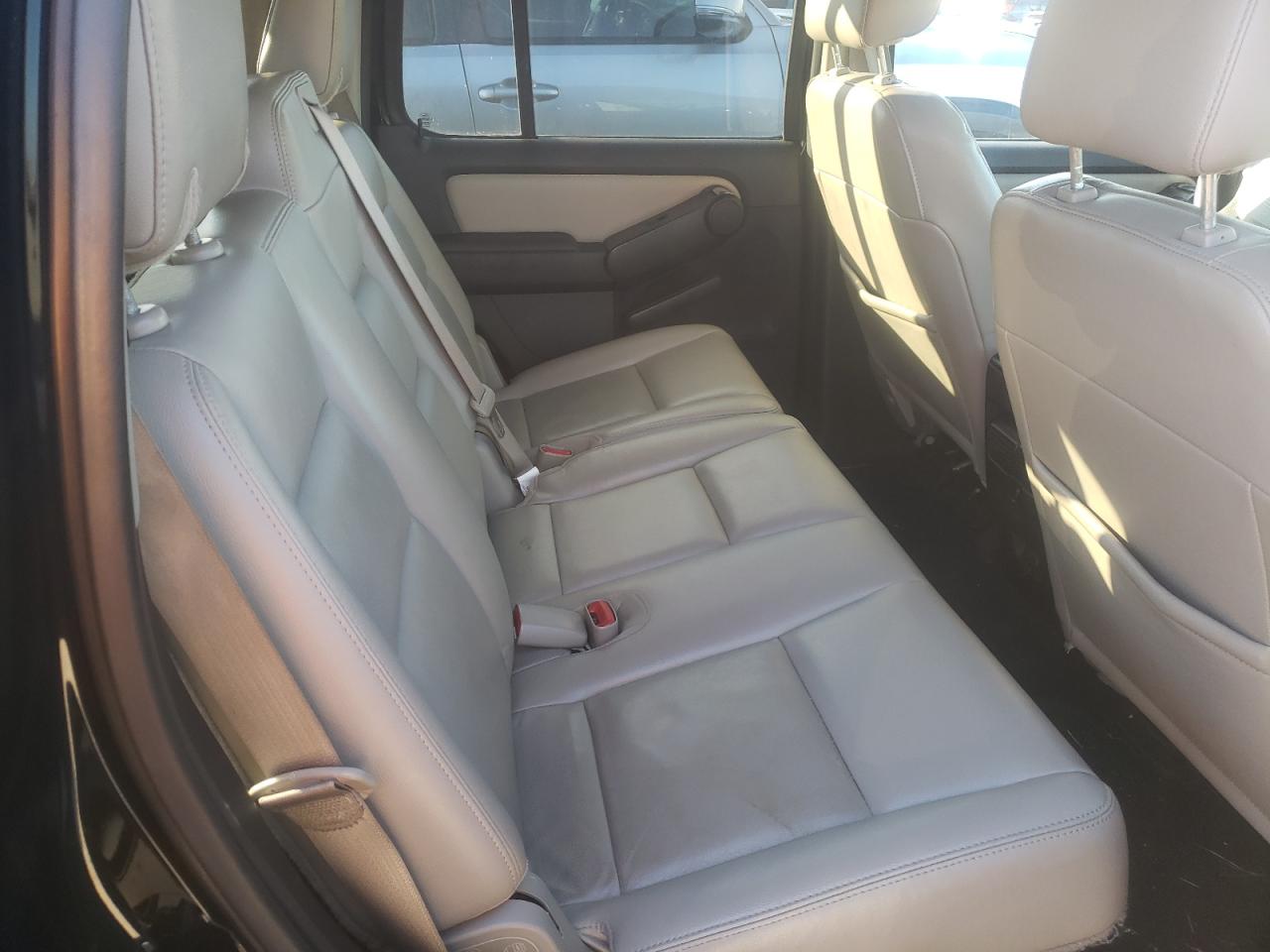 Photo 6 from auction – 2008 FORD EXPLORER X with VIN 1FMEU63E28UB15400
