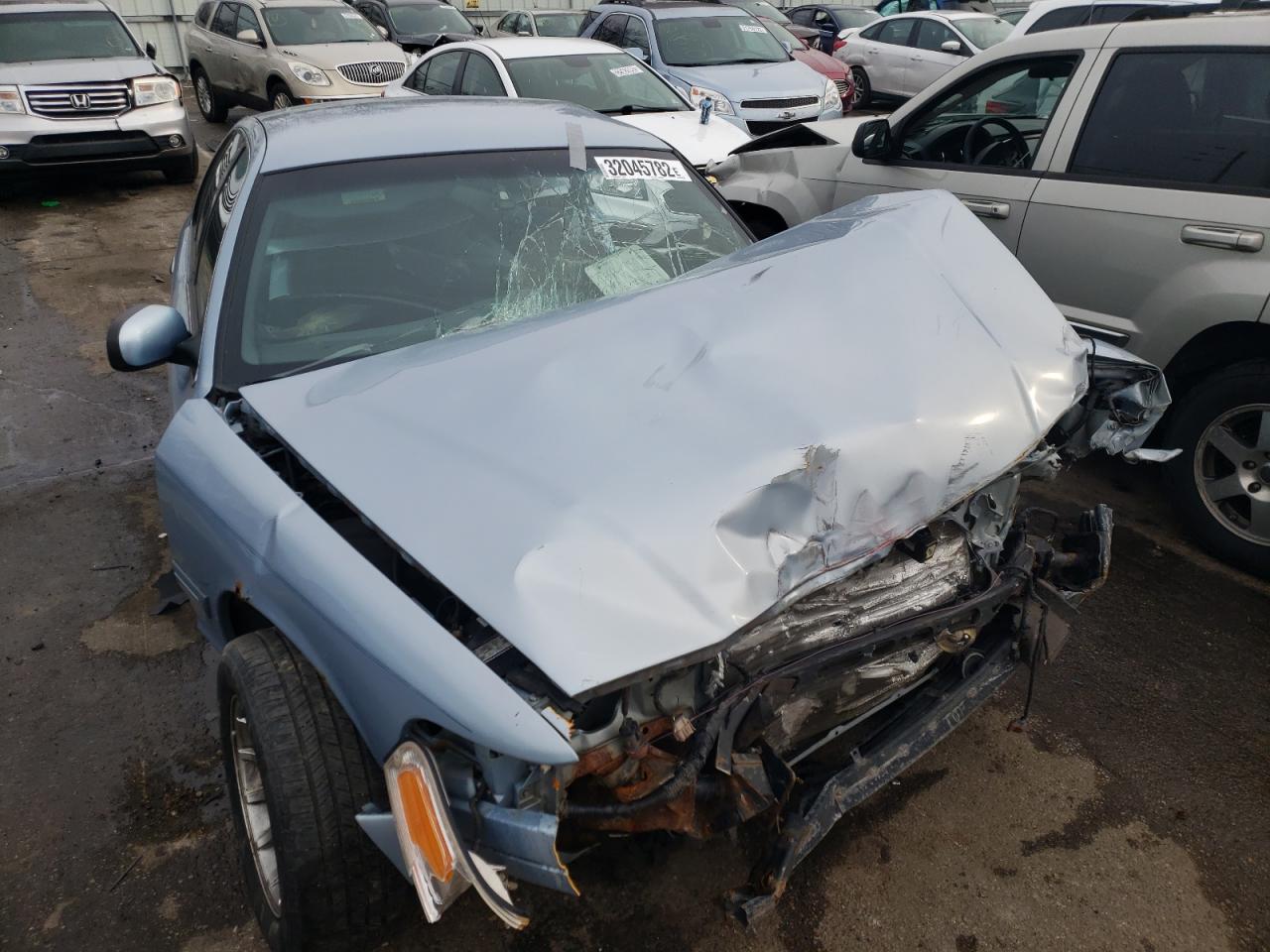 Photo 9 from auction – 2000 FORD CROWN VICT with VIN 2FAFP74W1YX134905