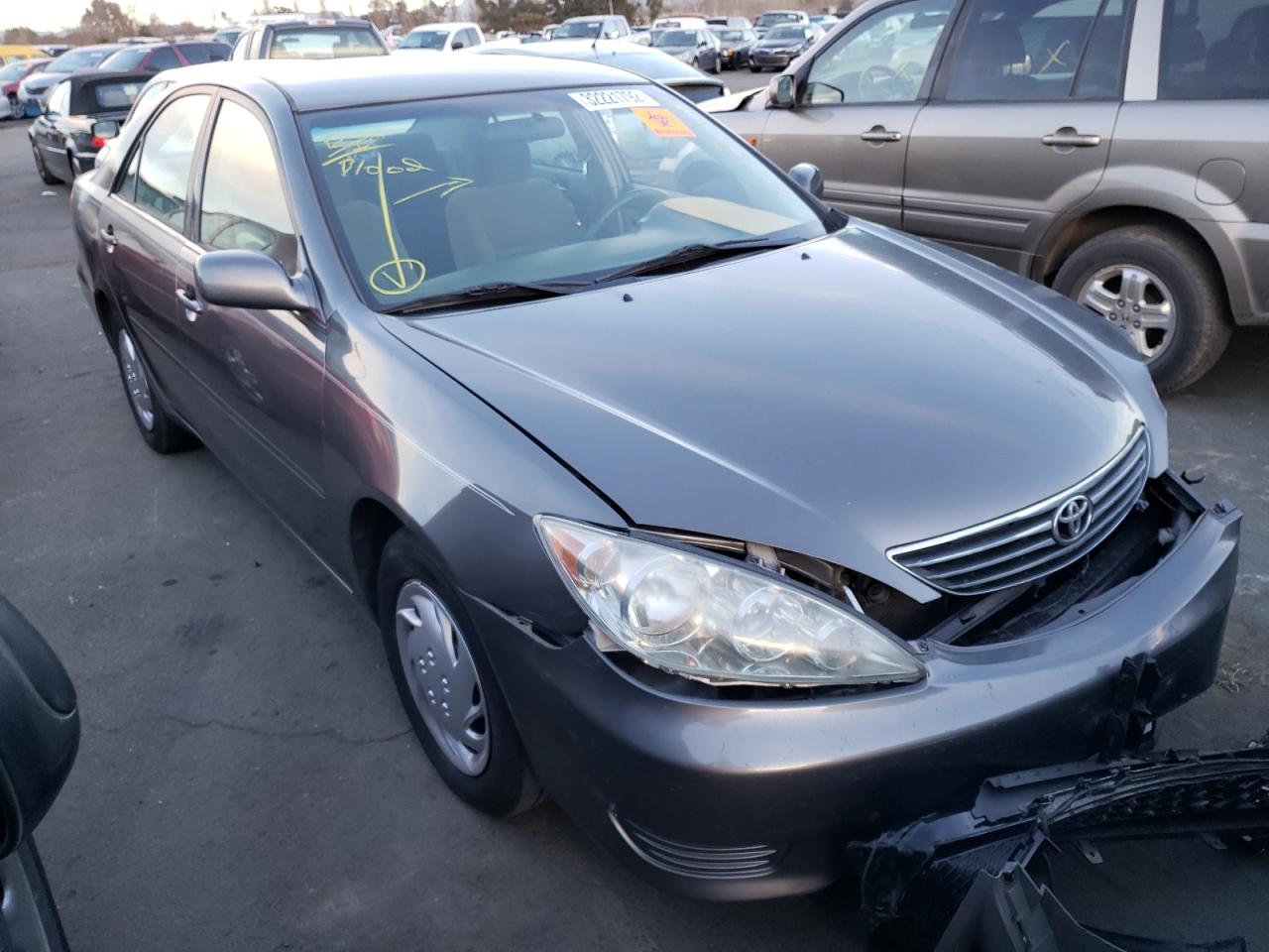 TOYOTA CAMRY LE 2005 with VIN 4T1BE30K45U569815 - Photo from auction