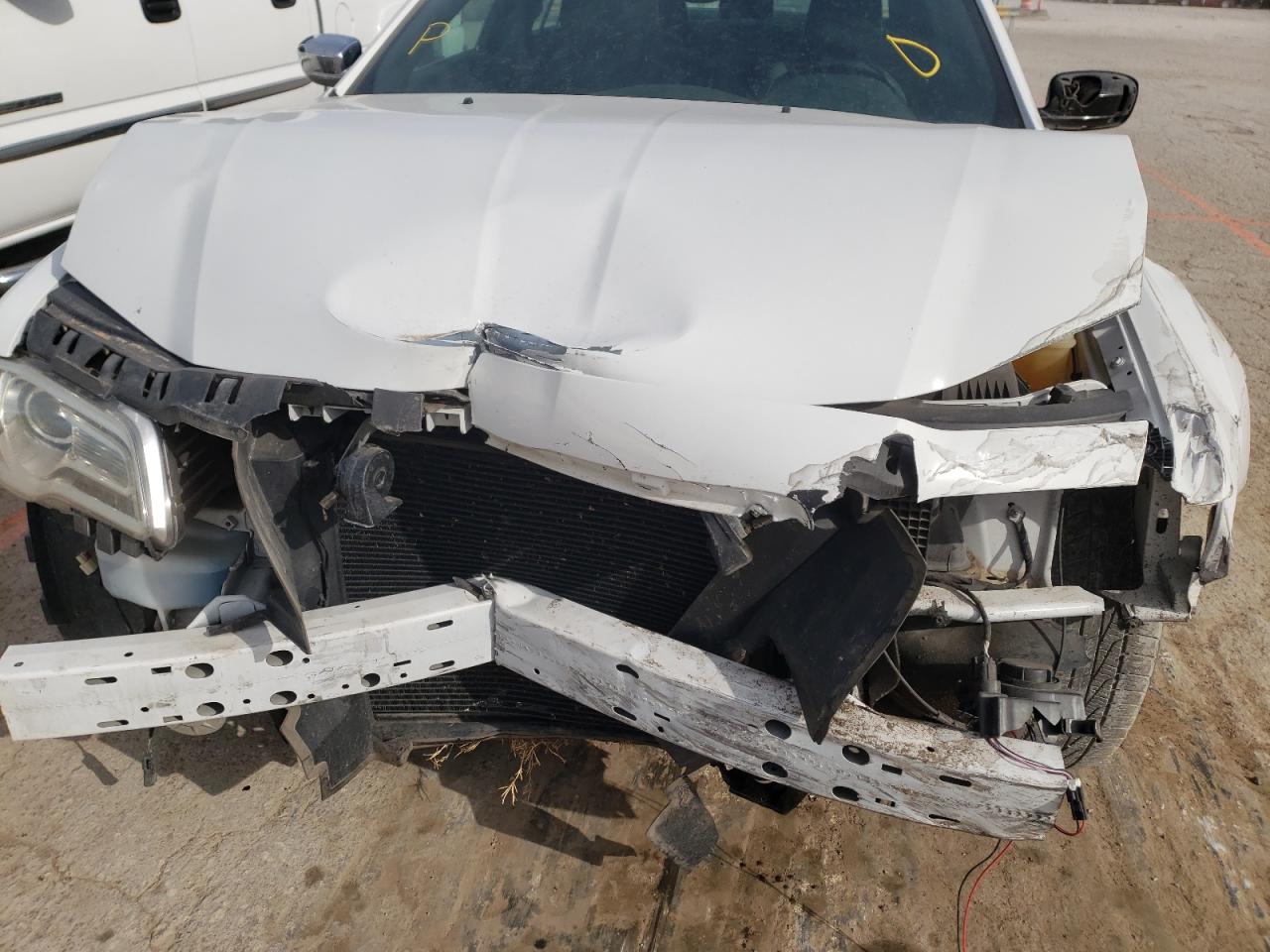 Photo 9 from auction – 2014 CHRYSLER 300C with VIN 2C3CCAEG7EH235437