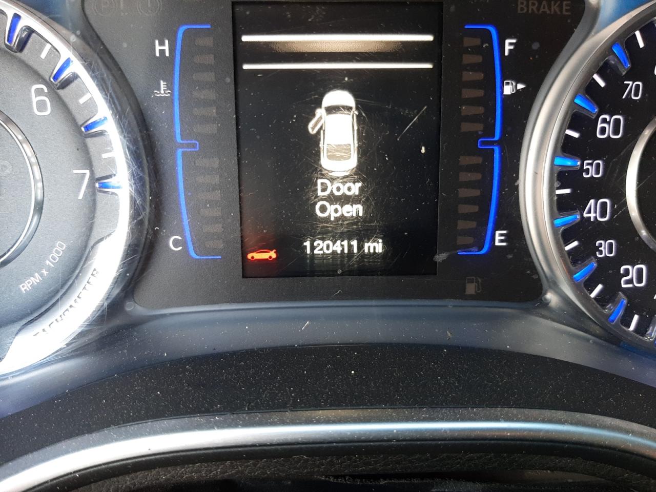 Photo 8 from auction – 2015 CHRYSLER 200 LIMITE with VIN 1C3CCCAB2FN560317
