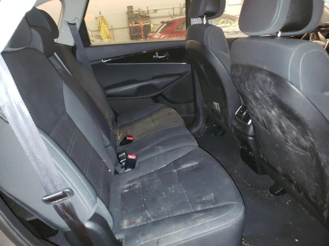 Photo 6 from auction – 2016 KIA SORENTO LX with VIN 5XYPG4A37GG033141