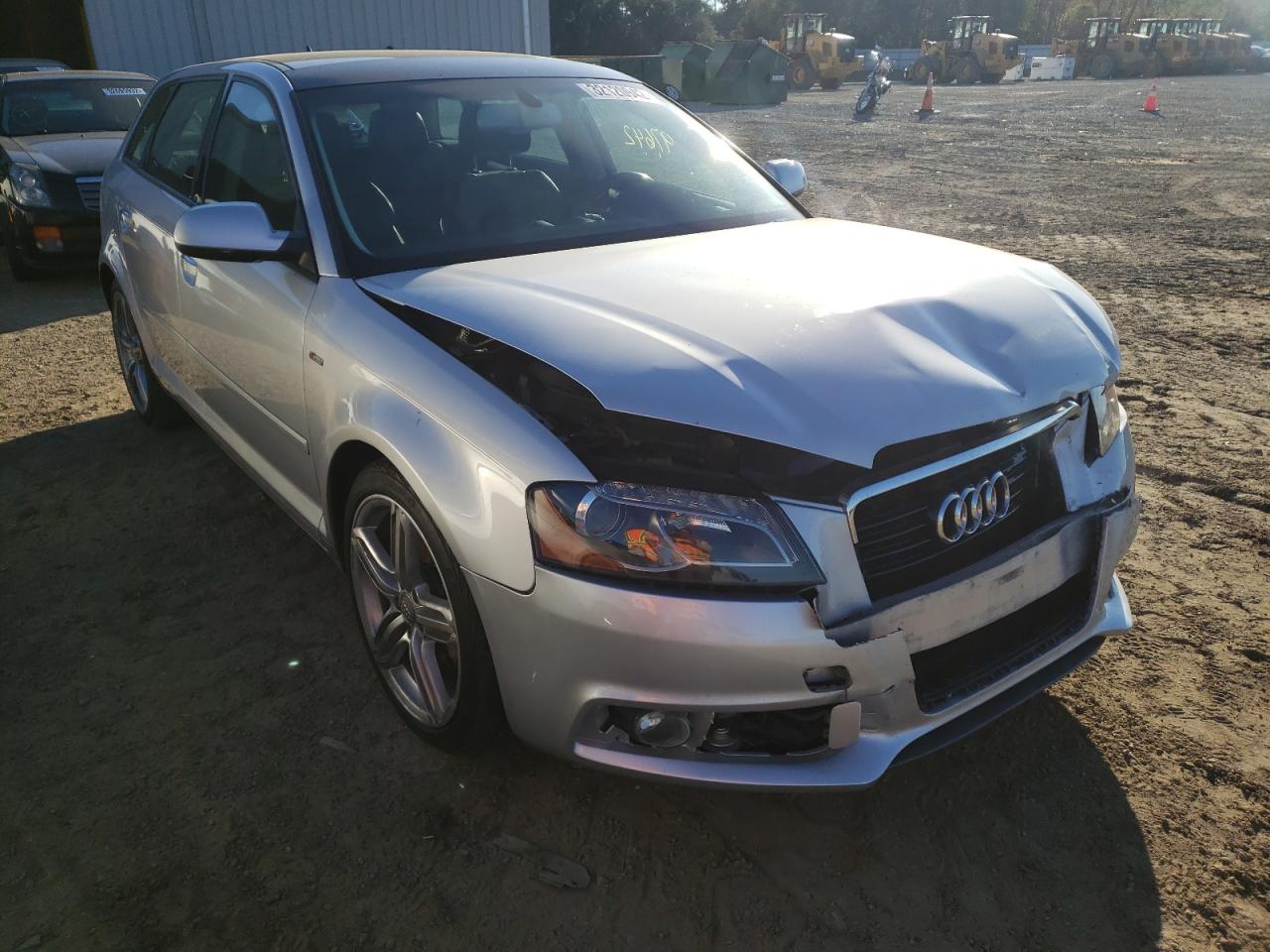 AUDI A3 PREMIUM 2013 with VIN WAUKJAFM4DA033733 - Photo from auction