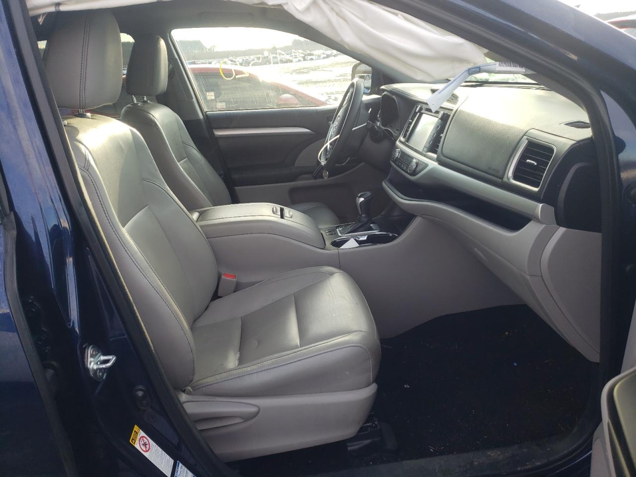 Photo 5 from auction – 2016 TOYOTA HIGHLANDER with VIN 5TDJKRFH2GS277756