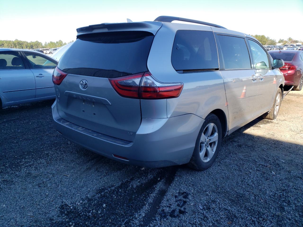 Photo 4 from auction – 2020 TOYOTA SIENNA LE with VIN 5TDKZ3DC1LS065056