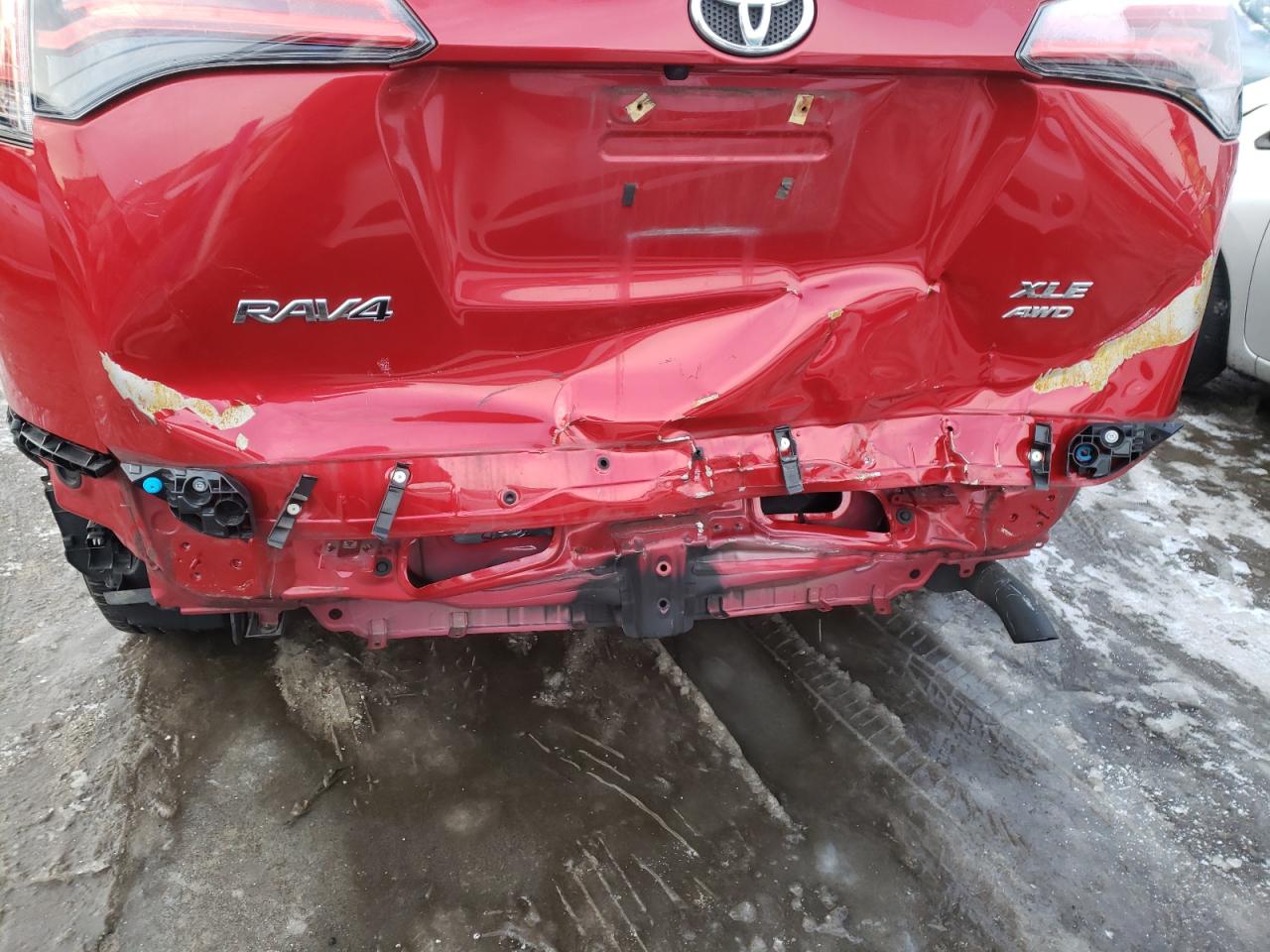 Photo 9 from auction – 2016 TOYOTA RAV4 XLE with VIN 2T3RFREV8GW478929