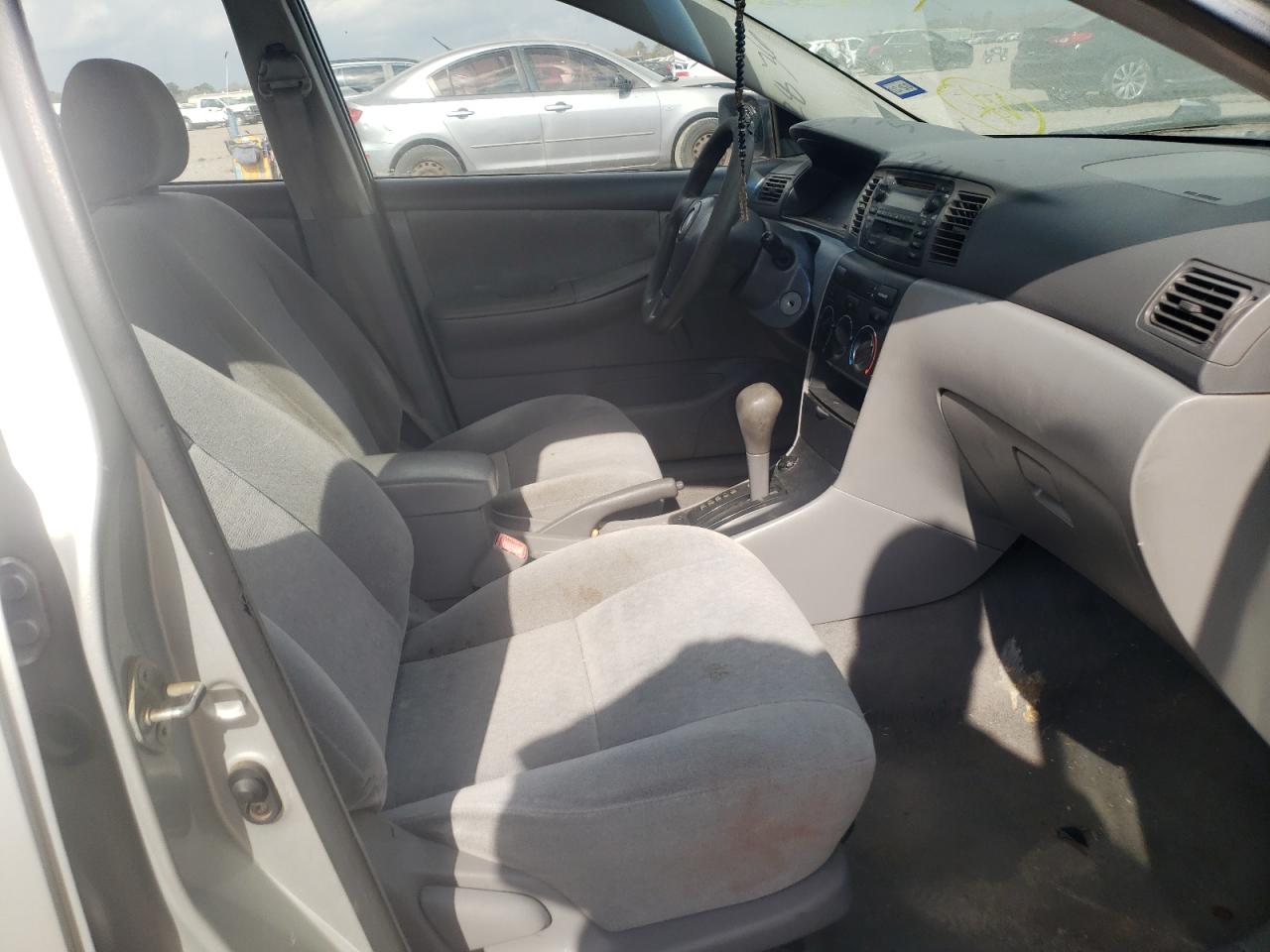 Photo 5 from auction – 2004 TOYOTA COROLLA CE with VIN 1NXBR32E04Z267836