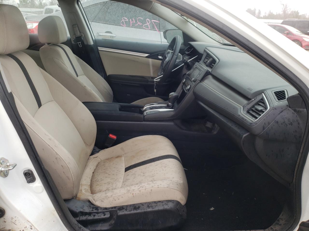 Photo 5 from auction – 2018 HONDA CIVIC LX with VIN 19XFC2F53JE204476