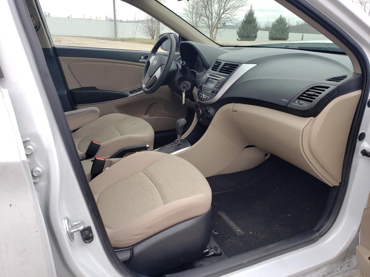 Photo 5 from auction – 2017 HYUNDAI ACCENT SE with VIN KMHCT4AE7HU361960