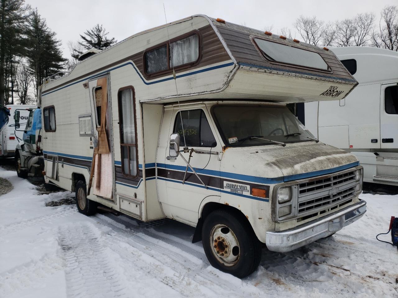 CHEVROLET G30 1985 with VIN 2GBJG31M8F4122236 - Photo from auction