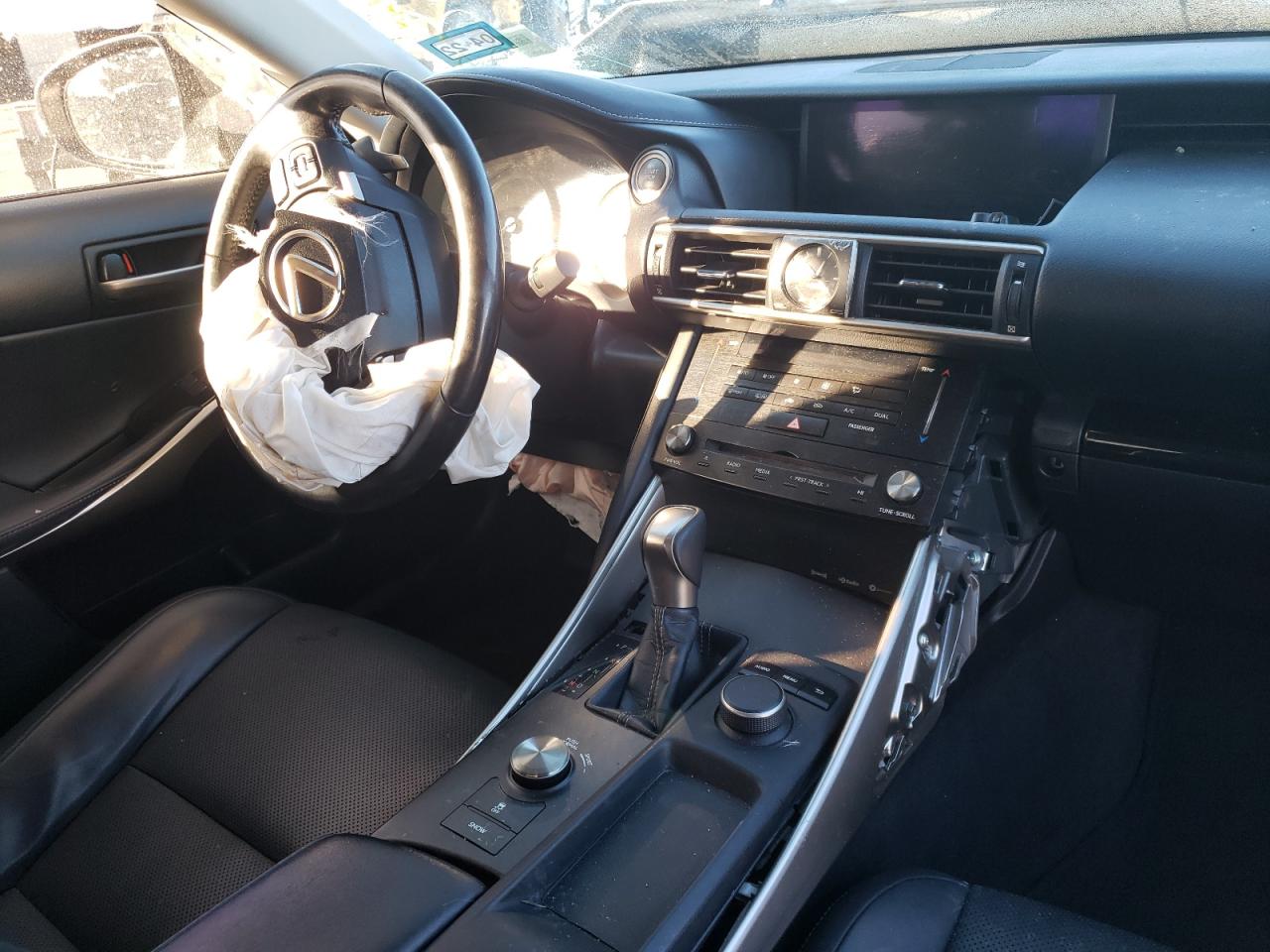 Photo 9 from auction – 2017 LEXUS IS 200T with VIN JTHBA1D22H5051259