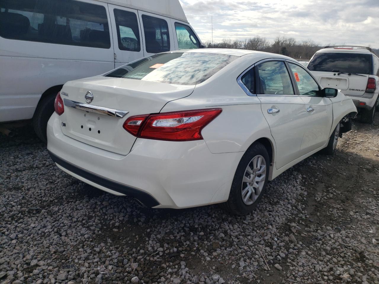 Photo 4 from auction – 2017 NISSAN ALTIMA 2.5 with VIN 1N4AL3AP8HC230071