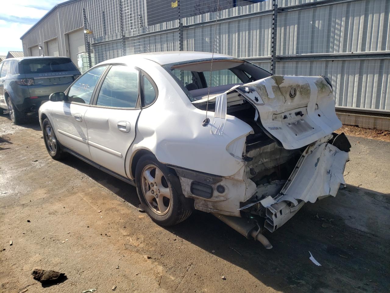 Photo 3 from auction – 2003 FORD TAURUS SE with VIN 1FAFP53263A248774