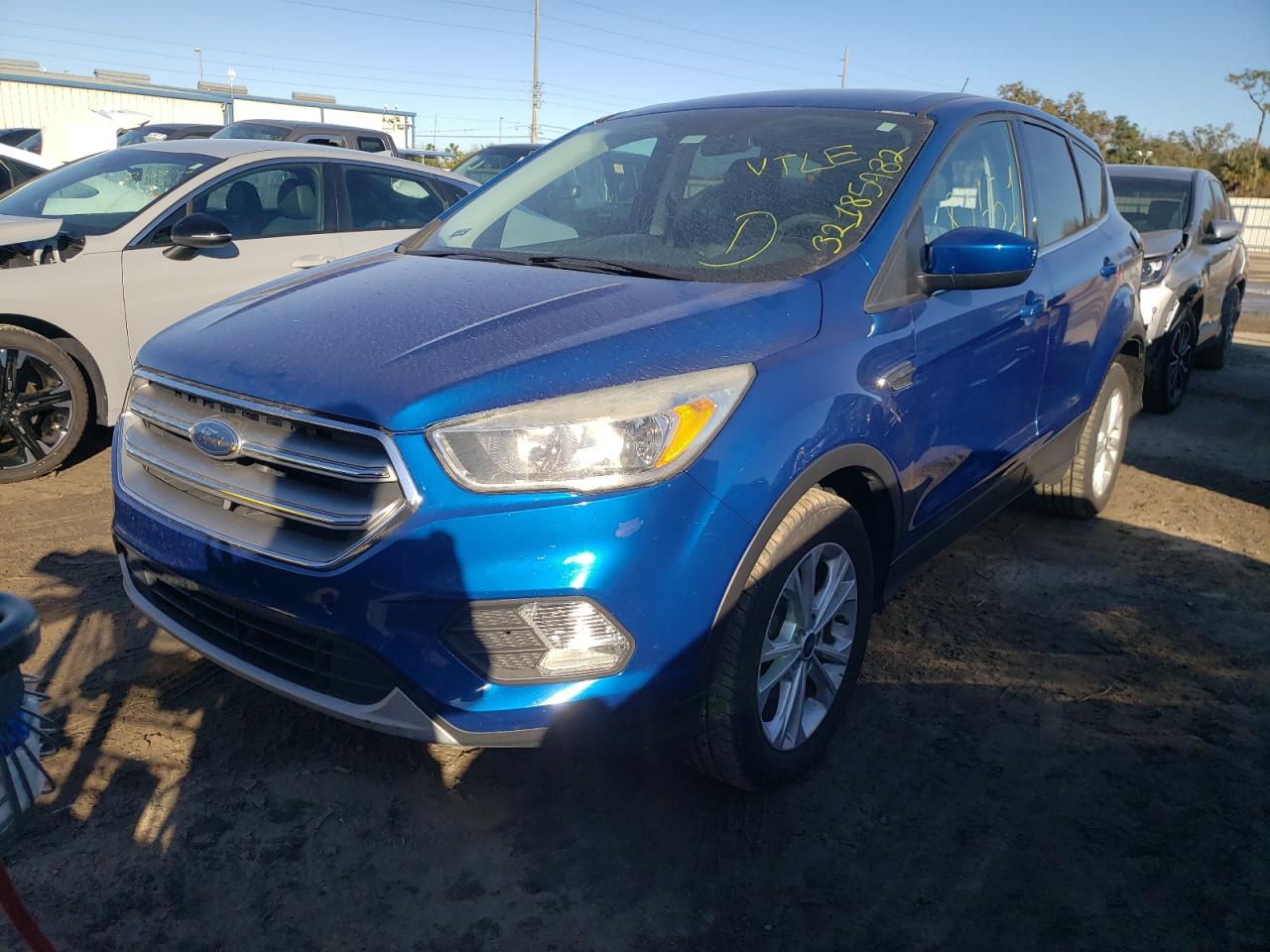 Photo 2 from auction – 2017 FORD ESCAPE SE with VIN 1FMCU0GD5HUC84638