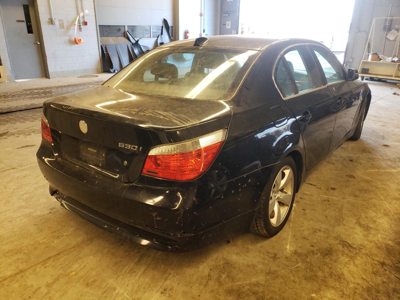 Photo 4 from auction – 2006 BMW 530 I with VIN WBANE73566CM38369