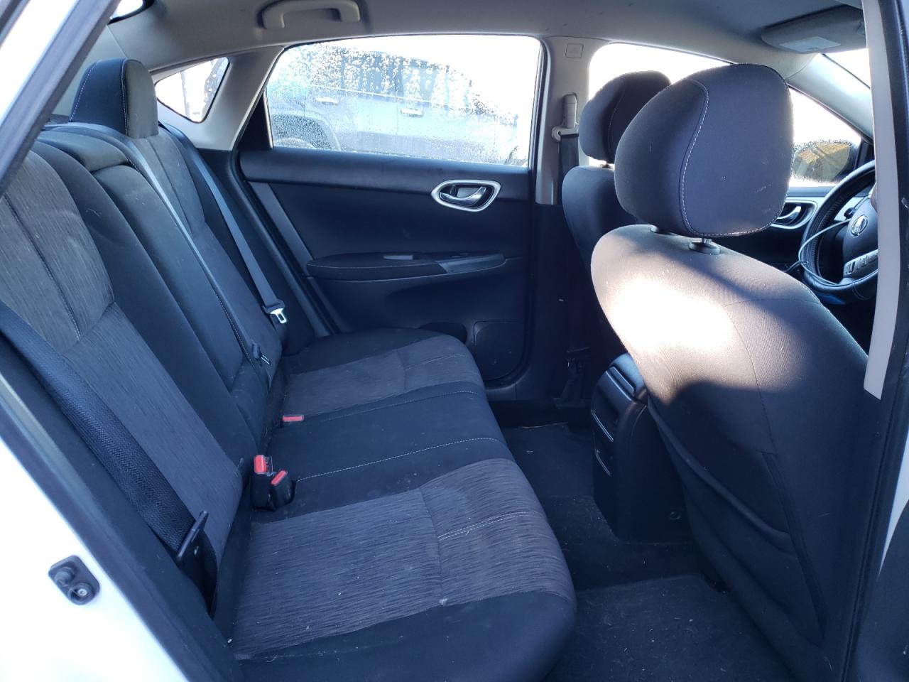 Photo 6 from auction – 2015 NISSAN SENTRA S with VIN 3N1AB7AP9FL682457