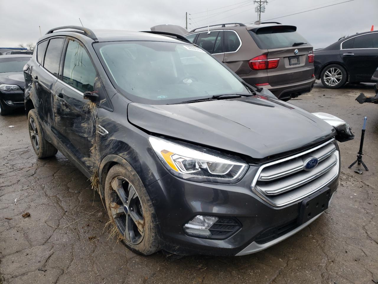 FORD ESCAPE SE 2017 with VIN 1FMCU0GD6HUE89899 - Photo from auction