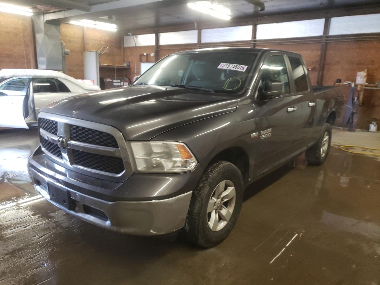 Фото 2 с аукциона – 2017 RAM 1500 SLT с VIN 1C6RR7GT8HS515969