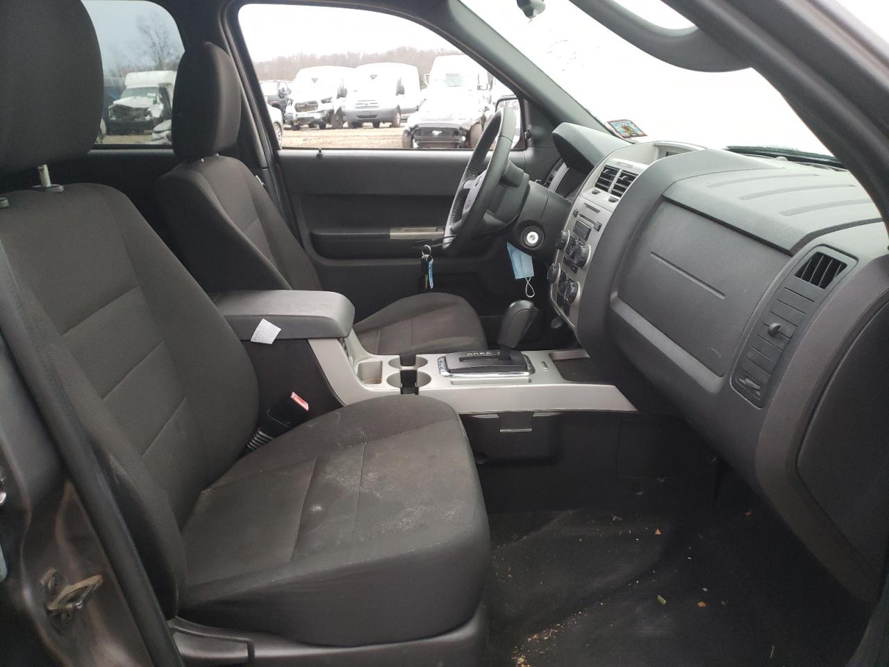 Photo 5 from auction – 2009 FORD ESCAPE XLT with VIN 1FMCU03749KA89711
