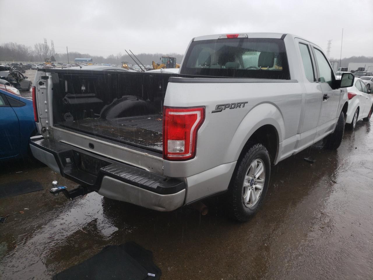 Photo 4 from auction – 2016 FORD F150 SUPER with VIN 1FTEX1C87GKE69416