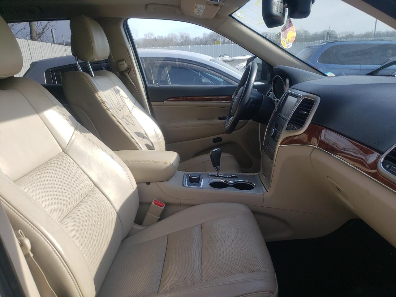 Photo 5 from auction – 2012 JEEP GRAND CHER with VIN 1C4RJFBG4CC225137