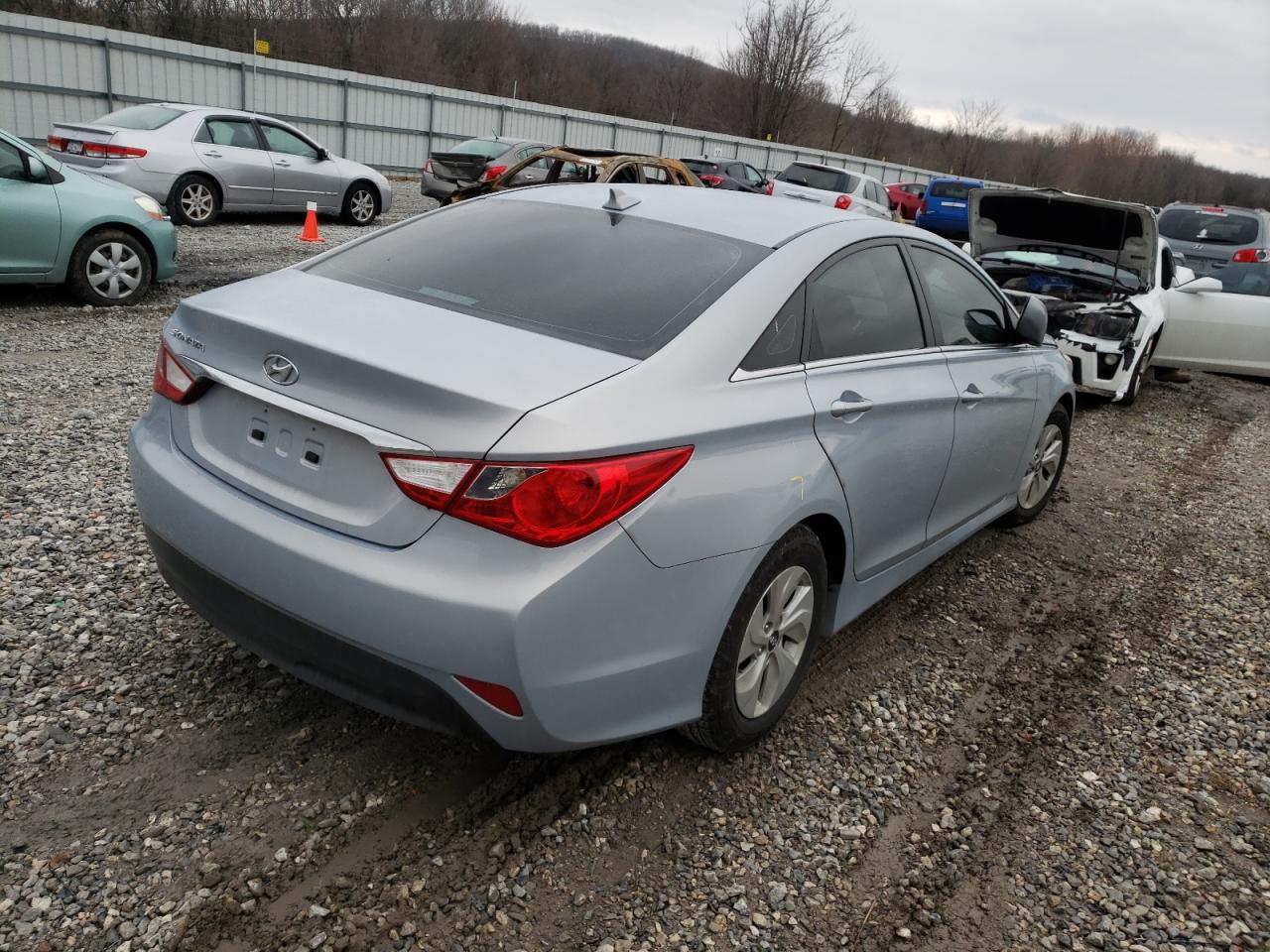 Photo 4 from auction – 2014 HYUNDAI SONATA GLS with VIN 5NPEB4AC0EH811890