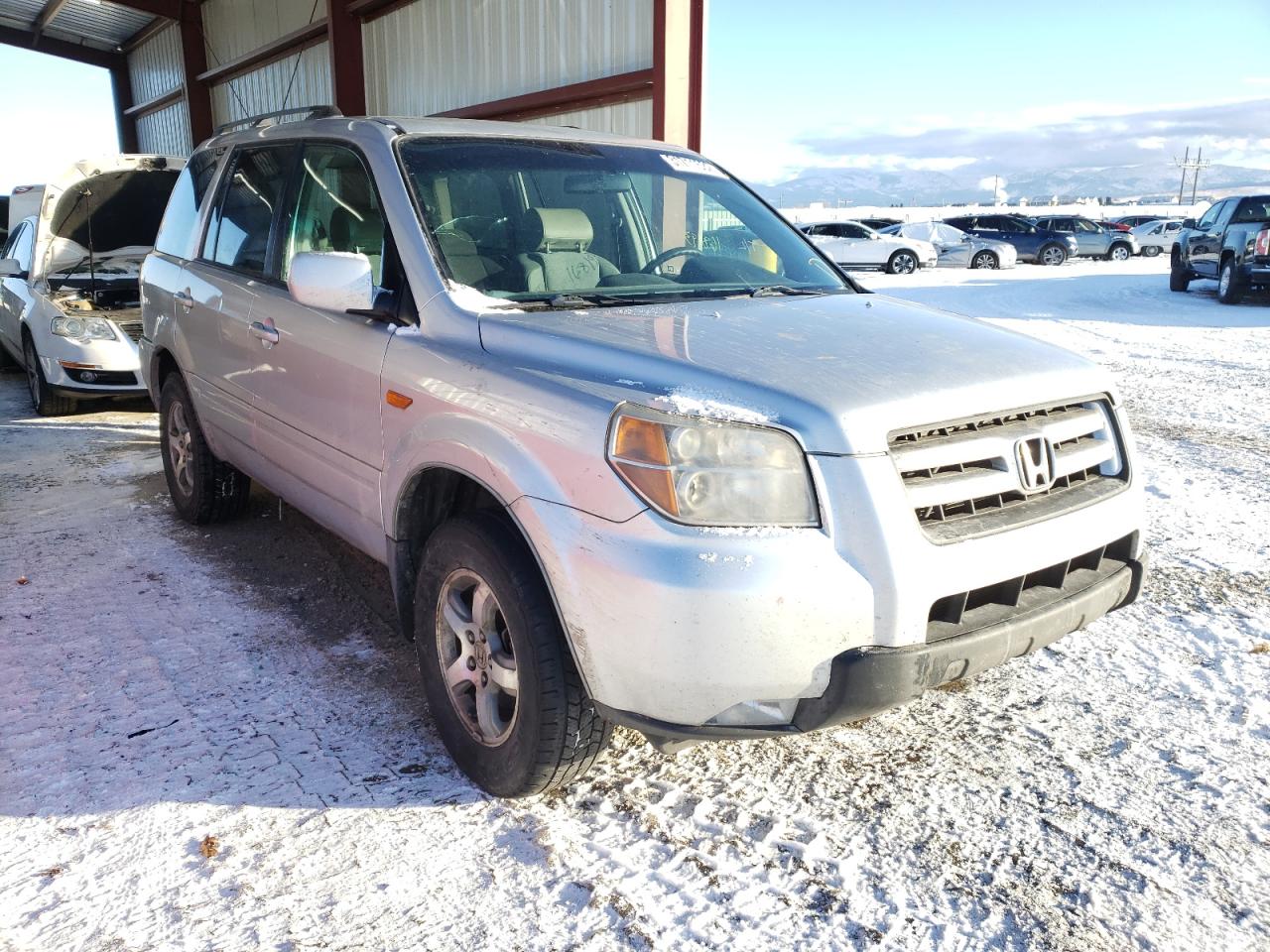 HONDA PILOT EX 2007 with VIN 2HKYF18467H528217 - Photo from auction