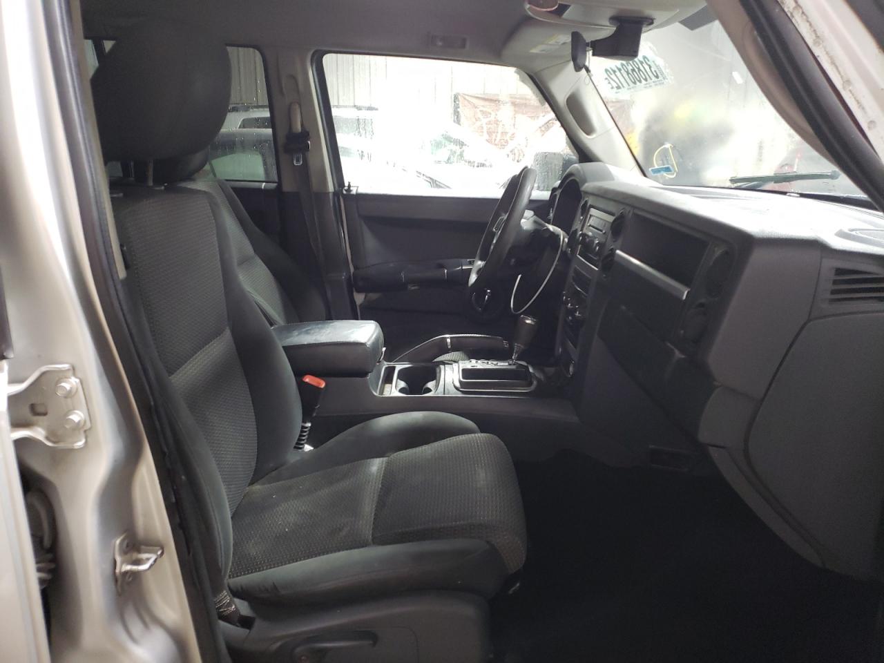 Photo 5 from auction – 2009 JEEP COMMANDER with VIN 1J8HG48K09C500871