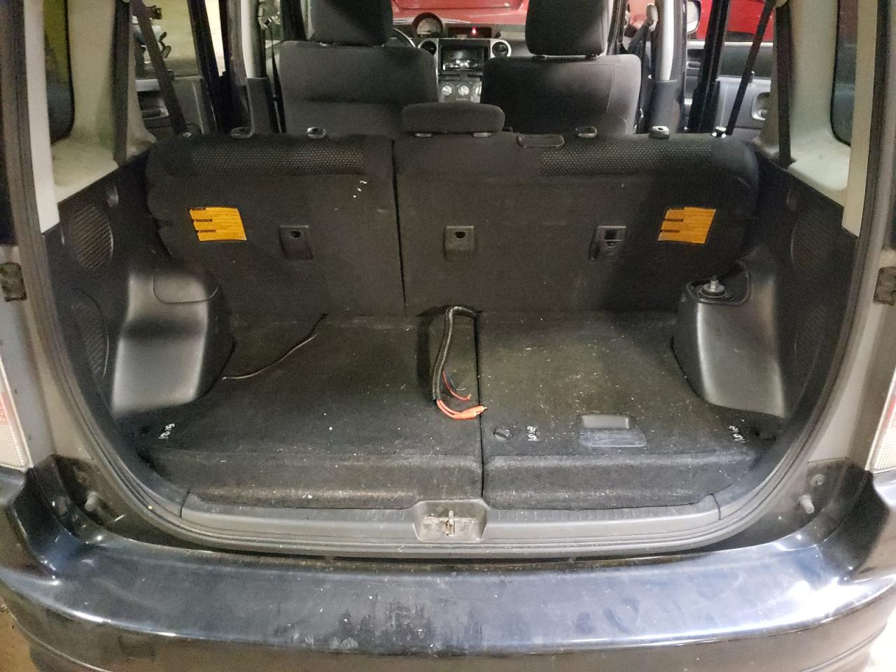 Photo 9 from auction – 2005 SCION XB with VIN JTLKT324450172738