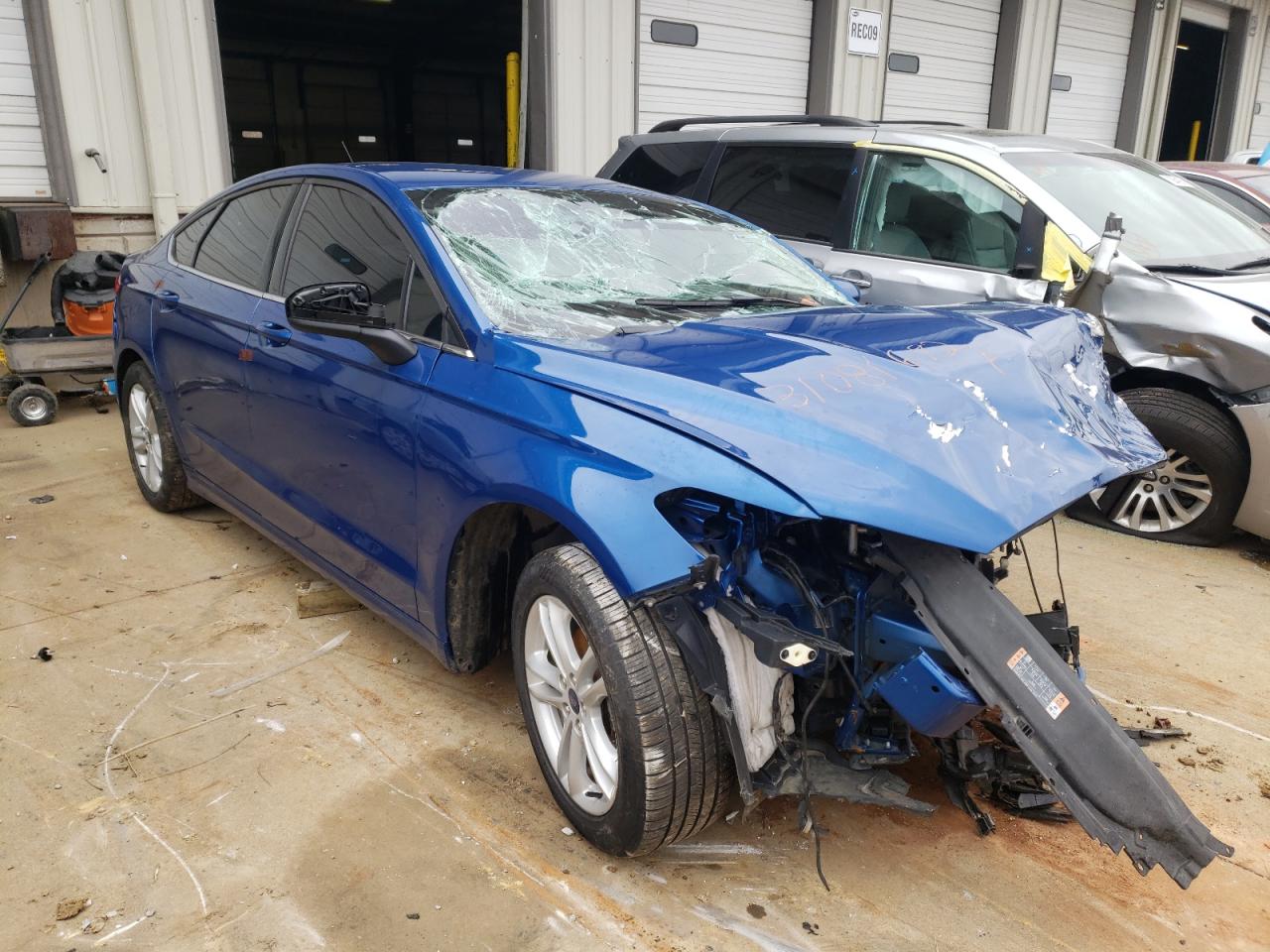 FORD FUSION SE 2018 with VIN 3FA6P0HD5JR153669 - Photo from auction