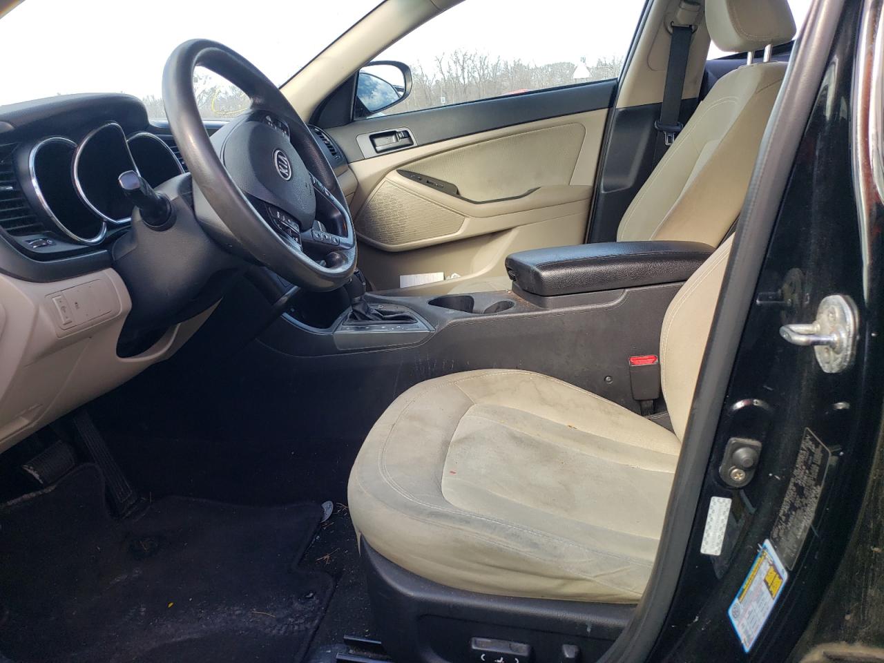 Photo 5 from auction – 2011 KIA OPTIMA LX with VIN KNAGM4A72B5152645