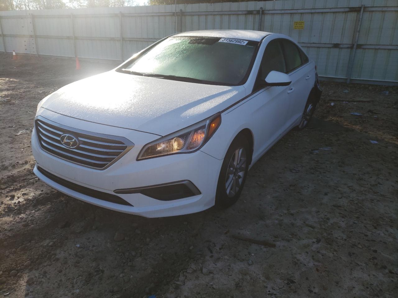 Photo 2 from auction – 2016 HYUNDAI SONATA SE with VIN 5NPE24AF2GH403663