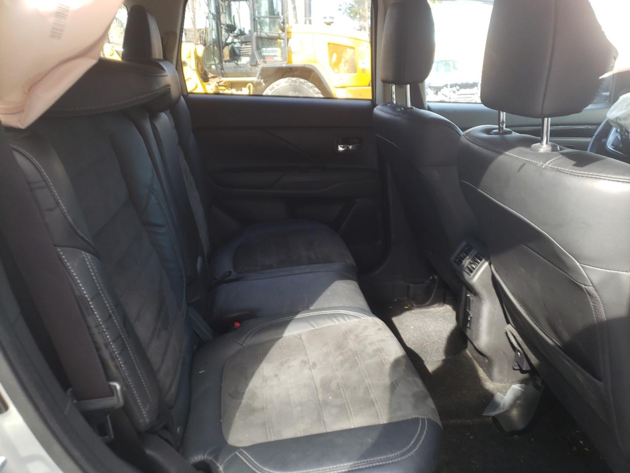 Photo 6 from auction – 2020 MITSUBISHI OUTLANDER with VIN JA4AD3A30LZ006412